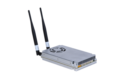AnyLink-UAV210W-ULS-1标准版(三频段图传数据链模块技术规格书)V1.0 核心特色是将单一工作频段扩展为三个可选频段，保持轻量化和200公里传输距离的基础上，通过多频段支持显著提升了抗干扰能力和环境适应性